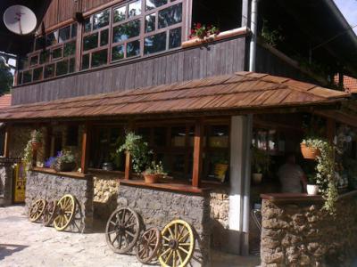 Wooden Sindra Saborsko - traditional shingles manufacturer